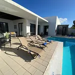 Casa Βίλα